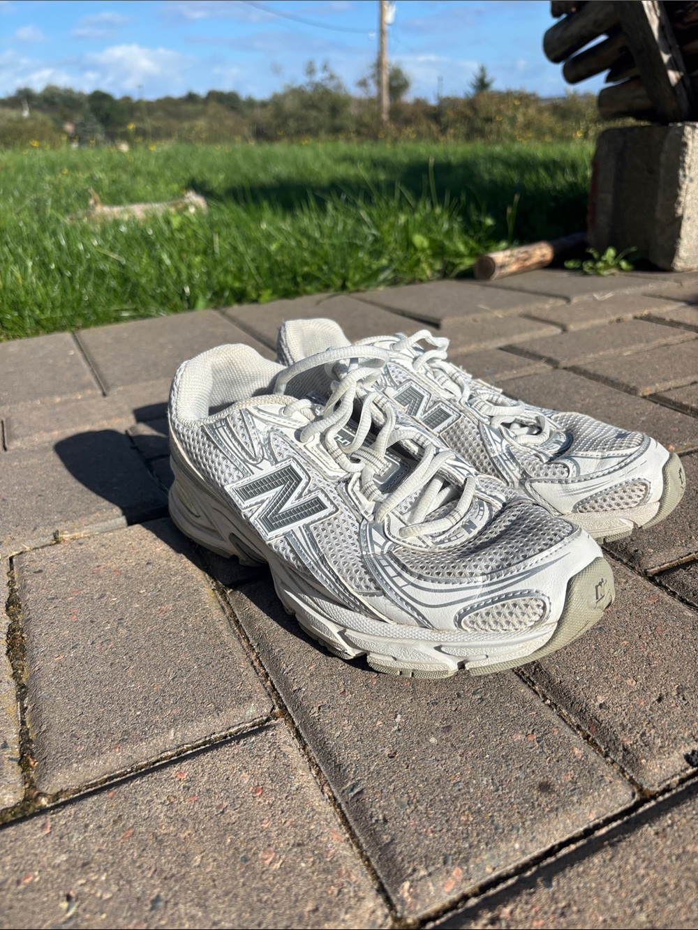 New Balance Women's White and Gray Mesh Running Sneakers